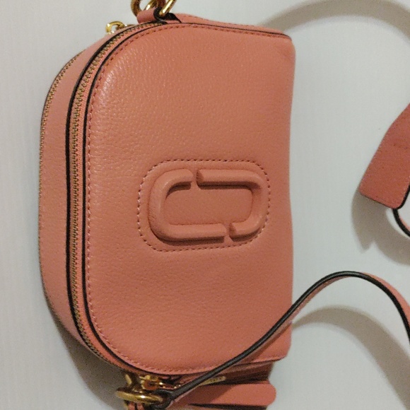 Marc Jacobs Coral Shutter Cross Body Bag - Picture 3 of 7